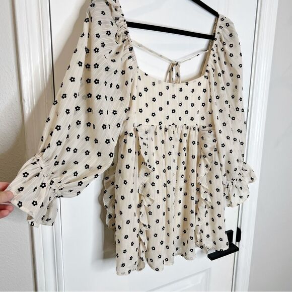 Altar'd State Floral Polka Dot Top Size M NWT - Picture 2 of 5